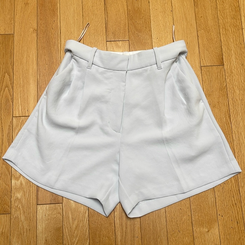 Aritzia Effortless Shorts